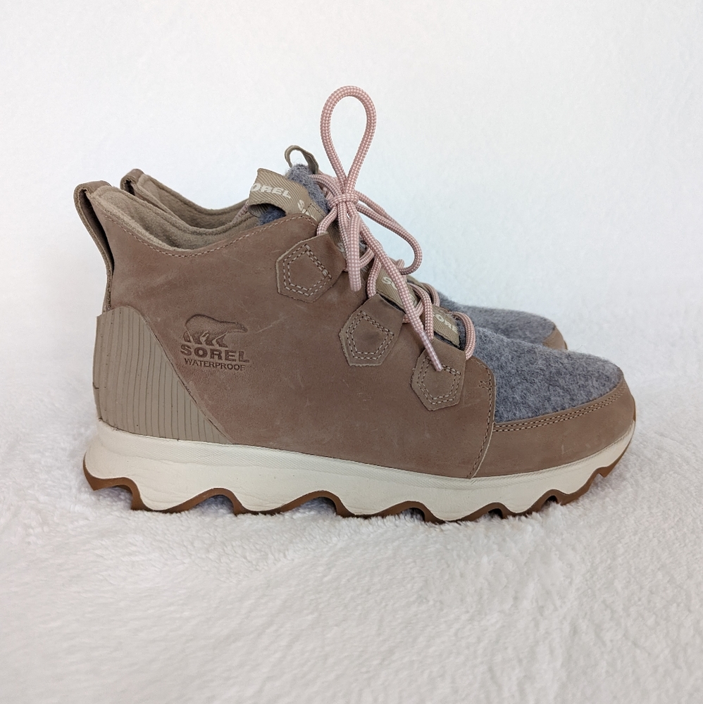 Sorel Kinetic Caribou boots